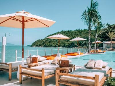 Deck Beach Club 12